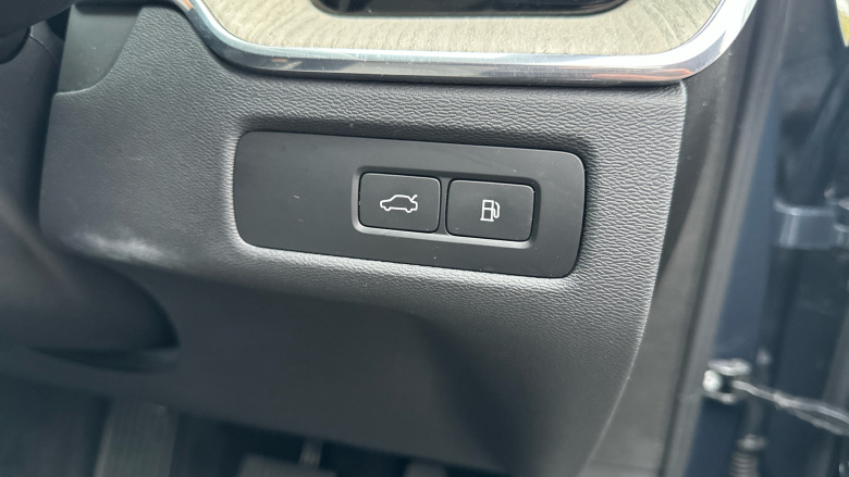 Volvo XC60 2.0 T8 [455] RC PHEV Ultimate Dark 5dr AWD Gtron Estate